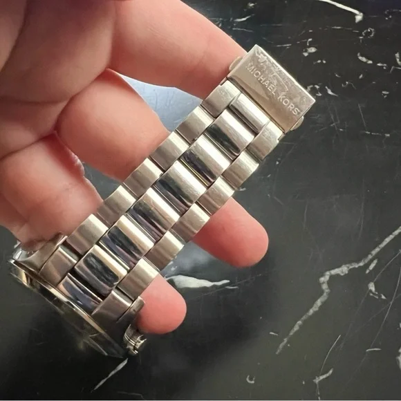 Michael Kors Layton Watch - Picture 6 of 9